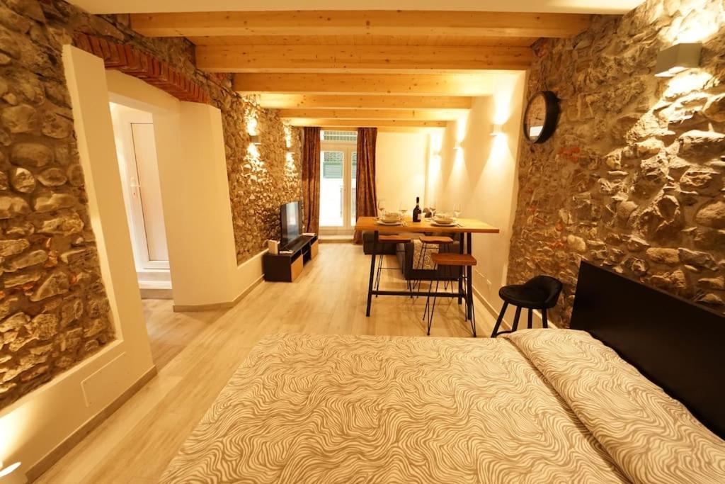 Апартаменти Loft Sofia A Pochi Metri Dal Mare Монелья Екстер'єр фото