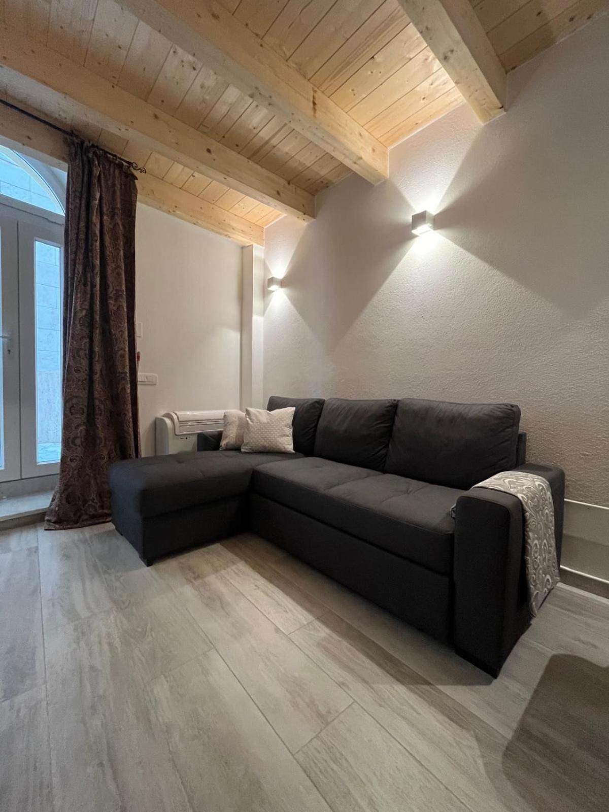 Апартаменти Loft Sofia A Pochi Metri Dal Mare Монелья Екстер'єр фото